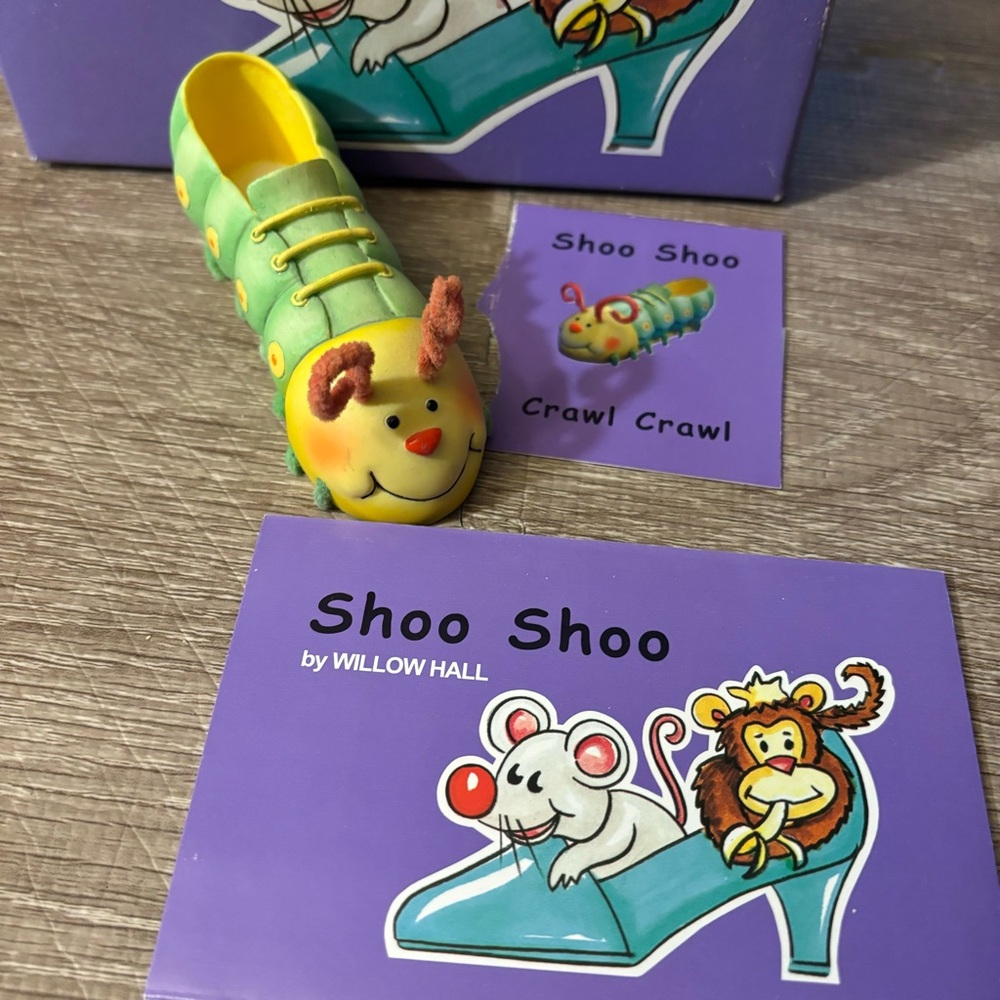 WILLOW HALL SHOO SHOO CRAWL CRAWL CATERPILLAR MINIATURE SHOE FIGURINE